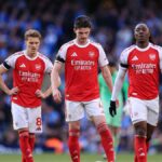 Mikel Arteta manažér / hlavný tréner Arsenalu reaguje počas zápasu Premier League medzi Manchestrom City a Arsenalom na Etihad Stadium