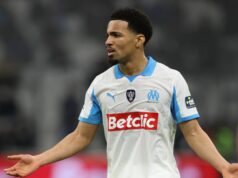 Arsenal sa chystá na finančnú podporu, pretože nočná mora Ethana Nwaneriho v Marseille sa zhoršuje Ethan Nwaneri z Olympique de Marseille gestikuluje počas zápasu Francúzskeho pohára medzi Olympique de Marseille a Stade Rennais na Orange Velodrome