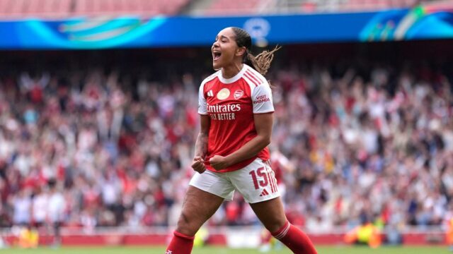 Arsenal trestá chyby Lyonu v prvom zápase semifinále Ligy majstrov žien UEFA
