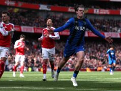 Arsenal uštedril obrovskú ranu titulom ako líder ligy Bournemouth – 5 bodov Alex Scott z AFC Bournemouth oslavuje