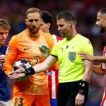 Martin Odegaard, Jan Oblak, rozhodca Danny Makkelie a David Hancko