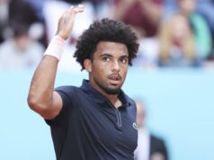 Arthur Fils posiela silný odkaz po tom, čo o ňom novinár urobil „hrozné“ komentáre Arthur Fils posiela silný odkaz po tom, čo o ňom novinár urobil „hrozné“ komentáre