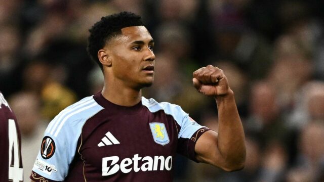 Aston Villa pripravuje celoanglické semifinále Európskej ligy proti Nottinghamu Forest
