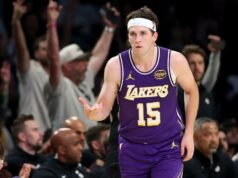 Austin Reaves bude hrať za Lakers v hre 5 proti Rockets Austin Reaves bude hrať za Lakers v hre 5 proti Rockets