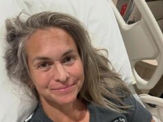 Austrálska plavecká legenda Libby Trickett, 41, odhaľuje, že mala zriedkavý typ srdcového infarktu, ktorý postihuje ženy v strednom veku a tehotné ženy. Libby Trickett (na snímke nedávno v nemocnici) utrpela srdcový infarkt v júni minulého roka a prezradila, že ju to ovplyvní do konca života.