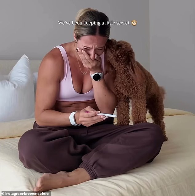 Austrálska šprintérska hviezda Bree Masters odhaľuje tehotenskú radosť po olympijskom Austrálska olympijská šprintérka Bree Masters oznámila svoje tehotenstvo v emotívnom videu na Instagrame