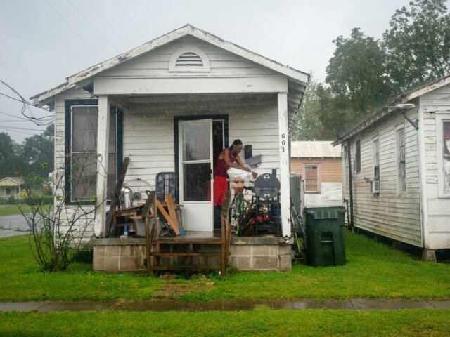 Auto vrazilo do laoskej novoročnej prehliadky v Louisiane a urazilo asi 15 ľudí | Správy o zdraví
