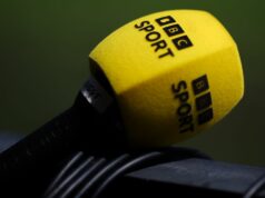 BBC urobila drastickú zmenu programu, pretože ikonická futbalová šou bola po 50 rokoch odvolaná WOLVERHAMPTON, ANGLICKO - 10. mája: Mikrofón televízie BBC Sport je vidieť počas zápasu Premier League medzi Wolverhampton Wanderers FC a Brighton & Hove Albion FC v Molineux 10. mája 2025 v anglickom Wolverhamptone. (Foto: James Gill – Danehouse/Getty Images)