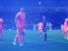 BREAKING: Coventry City postúpilo do Premier League, keďže Frank Lampard tvorí históriu BLACKBURN, ANGLICKO - 17. apríla: Bobby Thomas z Coventry City oslavuje strelenie prvého gólu svojho tímu počas zápasu Sky Bet Championship medzi Blackburn Rovers a Coventry City v Ewood Parku 17. apríla 2026 v Blackburne v Anglicku. (Foto: Lewis Storey/Getty Images)