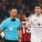 BOURNEMOUTH, ANGLICKO - 20. marca: Harry Maguire z Manchestru United reaguje na rozhodcu Stuarta Attwella po tom, čo dostal červenú kartu počas zápasu Premier League medzi Bournemouthom a Manchestrom United na Vitality Stadium 20. marca 2026 v anglickom Bournemouthe. (Foto: Warren Little/Getty Images)