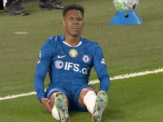 BREAKING: Hviezda Chelsea Estevao odstúpila proti Man Utd pre zranenie, ktoré by mohlo ukončiť jeho sezónu Estevao si sadol zranený