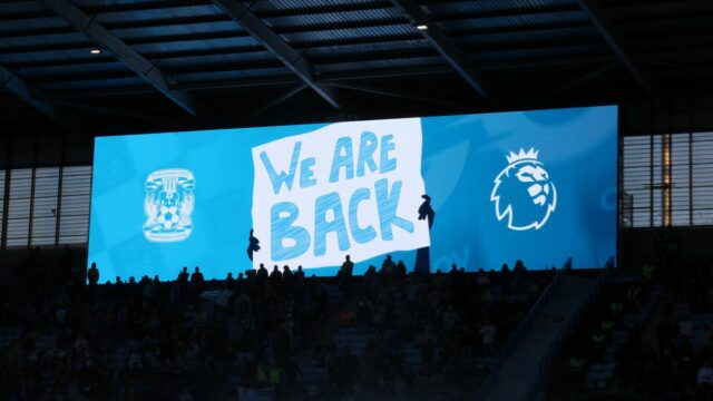 Frank Lampard oslavuje gól ako Coventry bije Portsmouth