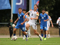 Barcelona čelí veľkému neúspechu v pretekoch o senzáciu tínedžerského stredu poľa Barcelona čelí veľkému neúspechu v pretekoch o senzáciu tínedžerského stredu poľa