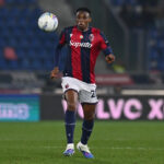 Barcelona hľadá kolumbijského reprezentanta ako potenciálnu alternatívu k najvyššiemu obrannému cieľu