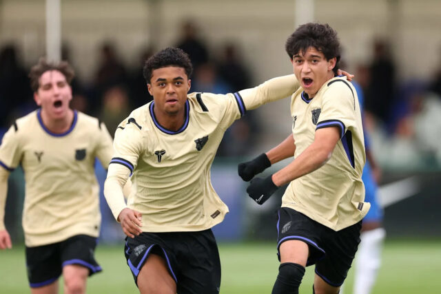 Barcelona je presvedčená, že dosiahne dohodu o obnovení do roku 2029 so synom legendy klubu
