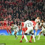 Luis Diaz (vľavo) bol hrdinom Bayernu Mníchov, keď strelil tento víťazný gól proti Realu Madrid