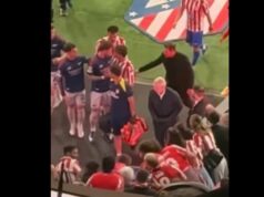 Ben White sa počas semifinále pohádal s Giulianom Simeonem Ben White sa počas semifinále pohádal s Giulianom Simeonem