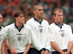 „Bojoval som s Alanom Shearerom a robil som všetko, čo som mohol, aby som bol lepší ako on.“ Anglicko tvorí obranný múr, keď Japonsko zahrávalo priamy kop na Umbro Cupe vo Wembley