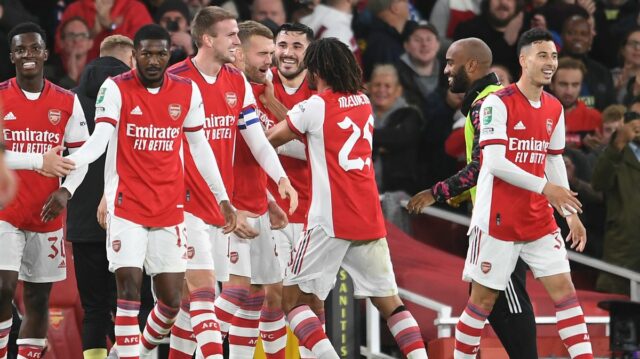 Bol som veľmi šťastný, keď som prišiel do Arsenalu – Calum Chambers of Arsenal počas tréningu v London Colney 1. októbra 2021 v St Albans v Anglicku.