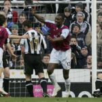 Hráči West Hamu oslavujú gól proti Wolves