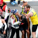 Bostonský maratónec uvažuje o pomoci skolabovanému bežcovi, keďže video sa stalo virálnym | Športové správy