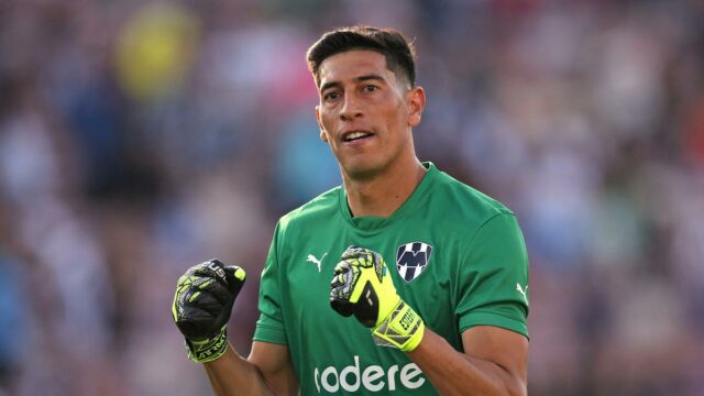 Brankár Realu Zaragoza Esteban dostal trest na 13 zápasov po tom, čo udrel hráča Huesca Jorgeho
