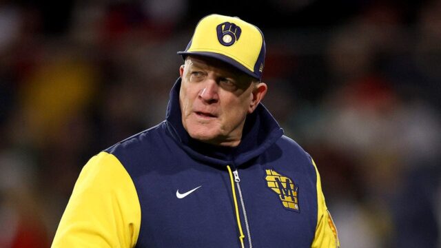 Brewers' Pat Murphy má problém s fanúšikmi vypískajúcimi Trevora Megilla počas prehry
