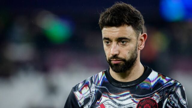 Bruno Fernandes zostáva lídrom Man Utd