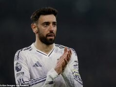 Bruno Fernandes odhaľuje, čo musí Man United urobiť, aby zostal v klube – ako kapitán Red Devils vynáša verdikt nad Michaelom Carrickom Kapitán a talizman Man United Bruno Fernandes má do konca zmluvy len 12 mesiacov