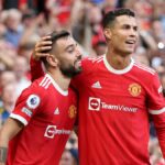 MANCHESTER, ANGLICKO - 7. FEBRUÁRA: Bruno Fernandes z Manchestru United oslavuje strelenie druhého gólu svojho tímu počas zápasu Premier League medzi Manchestrom United a Tottenhamom Hotspur na Old Trafford 7. februára 2026 v Manchestri v Anglicku. (Foto: Carl Recine/Getty Images)