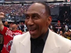 Brutálny moment Stephena A. Smitha fanúšikovia na WrestleMania VYPUSTIA Stephen A. Smith sa naplno zhostil svojej úlohy podpätku na WrestleMania 42 po tom, čo ho fanúšikovia vypískali