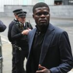 Bývalý ghanský futbalista Arsenalu Thomas Partey prichádza na súd Southwark Crown Court v Londýne 17. septembra 2025. 32-ročného ghanského reprezentanta obvinili z piatich znásilnení voči dvom ženám a jedného sexuálneho napadnutia voči tretej žene. K údajným priestupkom došlo v rokoch 2021 až 2022, keď bol hráčom Arsenalu. (Foto: CARLOS JASSO/AFP) (Foto: CARLOS JASSO/AFP cez Getty Images)