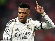 Bývalá hviezda Arsenalu a Chelsea obviňuje Kyliana Mbappeho, že „naplnil šatňu Realu Madrid sebectvom“ po vystúpení klubu z Ligy majstrov – a trvá na tom, že on a jeden ďalší hráč sú „vinní“ za zlé správanie. Bývalá hviezda Arsenalu a Chelsea obviňuje Kyliana Mbappeho, že „naplnil šatňu Realu Madrid sebectvom“ po vystúpení klubu z Ligy majstrov – a trvá na tom, že on a jeden ďalší hráč sú „vinní“ za zlé správanie.