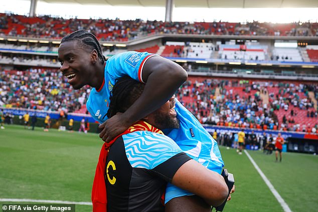 Bývalá hviezda Man United poslala DR Kongo na svoje prvé Víťaz 100. minúty Axela Tuanzebeho proti Jamajke poslal Konžskú demokratickú republiku na majstrovstvá sveta