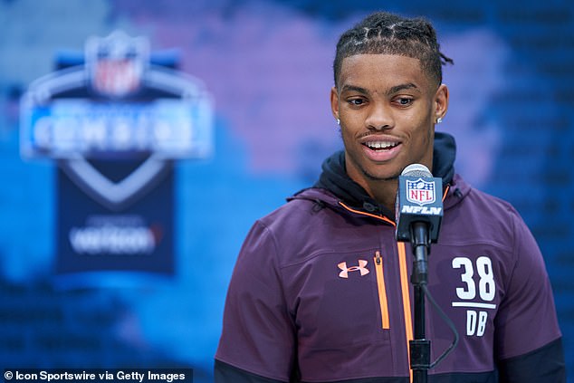 Bývalá hviezda NFL Nasir Adderley, 28, odchádza do dôchodku a Nasir Adderley sa vracia do NFL po dohode s Indianapolis Colts