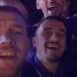 Bývalá hviezda Premier League má v nočnom klube divokú oslavu majstrovstiev sveta s rukou v praku