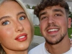 Bývalá hviezda Premier League oznámila, že otehotnela dcéru jeho manažéra BOURNEMOUTH, ANGLICKO - 9. MAREC: Chris Wilder, manažér Sheffield United, komunikuje s Oliverom Lukeom Arblasterom zo Sheffield United počas zápasu Premier League medzi AFC Bournemouth a Sheffield United na Vitality Stadium 9. marca 2024 v Bournemouthe v Anglicku. (Foto: Michael Steele/Getty Images)