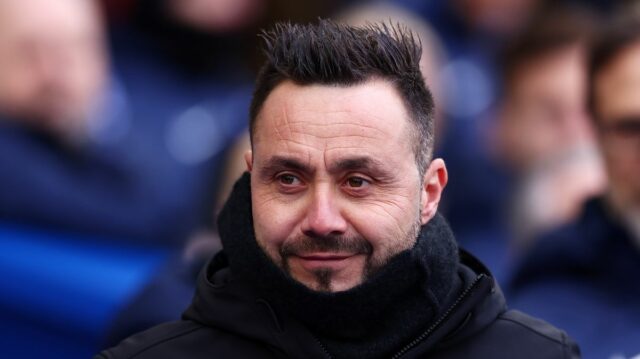 BENEVENTO, TALIANSKO - 7. apríla: Tréner Beneventa Calcio Roberto De Zerbi pred zápasom Serie A medzi Beneventom Calcio a Juventusom na Stadio Ciro Vigorito 7. apríla 2018 v talianskom Benevente. (Foto: Francesco Pecoraro/Getty Images)