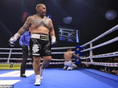 Bývalá hviezda UFC Mark Hunt investuje 100 000 dolárov na boj proti neznámemu osobnému trénerovi, ktorý divoko tvrdil o svojich obvineniach z domáceho násilia Bývalý člen UFC v ťažkej váhe Mark Hunt zavolal osobného trénera v oblasti Sydney po tom, čo sa muž na sociálnych sieťach vyjadril k Huntovmu nedávnemu obvineniu z domáceho násilia.
