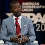 Ex-Minnesota Vikings, výnimočný tím špeciálnych tímov Jack Brewer sa stal obľúbeným v CPAC a dokonca pomohol zabezpečiť milosť pre Lil Wayne a Kodak Black od prezidenta Donalda Trumpa.