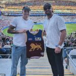 Mitch Robinson a Rhys Mathieson (na obrázku) boli obvinení z propagácie nelegálnych online kasín