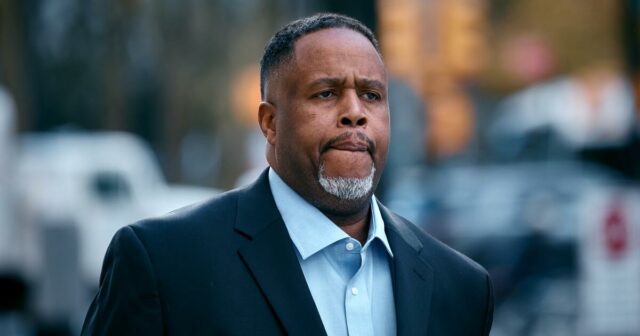 Bývalý asistent Lakers Damon Jones sa priznal k vyšetrovaniu hazardných hier
