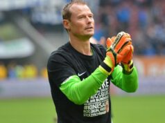 Bývalý brankár Arsenalu a Liverpoolu Alex Manninger (48) zomrel pri hororovej vlakovej nehode | Futbal | Šport Bývalý brankár Arsenalu a Liverpoolu Alex Manninger (48) zomrel pri hororovej vlakovej nehode | Futbal | Šport