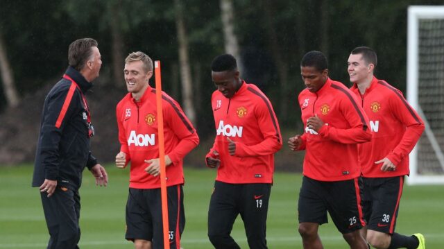 Darren Fletcher, Danny Welbeck, Antonio Valencia a Michael Keane trénujú pod vedením Louisa van Gaala