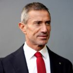 Športový riaditeľ Arsenalu Andrea Berta sa pozerá