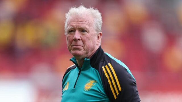 BRENTFORD, ANGLICKO - 27. MÁJ: Steve McClaren manažér / hlavný tréner Jamajky počas zápasu The Unity Cup medzi Jamajkou a Trinidadom & Tobago na Gtech Community Stadium 27. mája 2025 v Brentforde v Anglicku. (Foto Catherine Ivill - AMA/Getty Images)