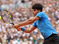 Carlos Alcaraz čaká na výsledky testov na zranenie zápästia s ohrozením obhajoby titulu French Open Carlos Alcaraz bol korunovaný za športovca roka na Laureus World Sports Awards (Getty)