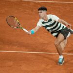 Carlos Alcaraz oznámil, že vynechá French Open pre zranenie zápästia