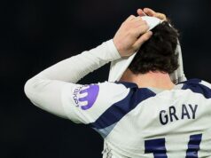 Carragher, Keane sa roztrhajú na nič dobrého Archieho Graya a druhého „vinníka“ Spurs Carragher, Keane sa roztrhajú na nič dobrého Archieho Graya a druhého „vinníka“ Spurs