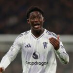 Carrick naznačuje možný návrat Mainoa v súboji Manchester United proti Chelsea Premier League